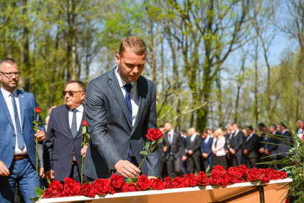 Stanivuković se poklonio žrtvama: Jasenovac je naše stratište, svetionik, stradanje, ali i naše uzdizanje (FOTO)