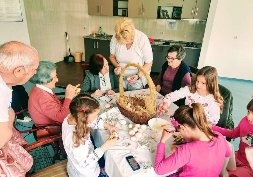ATOS BANK za praznike obradovala korisnike Doma penzionera u Banjaluci
