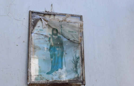 Napuštena kuća u Loznici izgorjela, samo ikona ostala