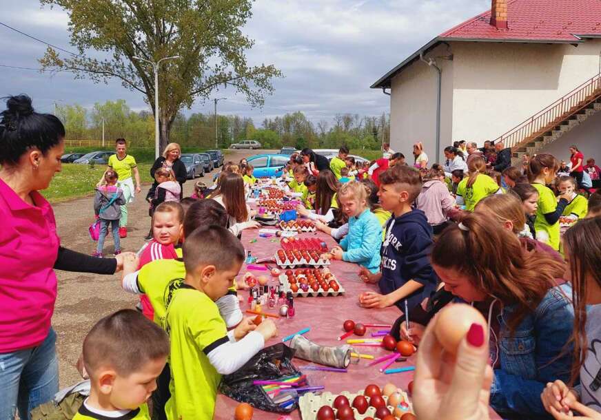Kuvaju 1.500 jaja: Vaskršnji dani u Kočićevu (FOTO)