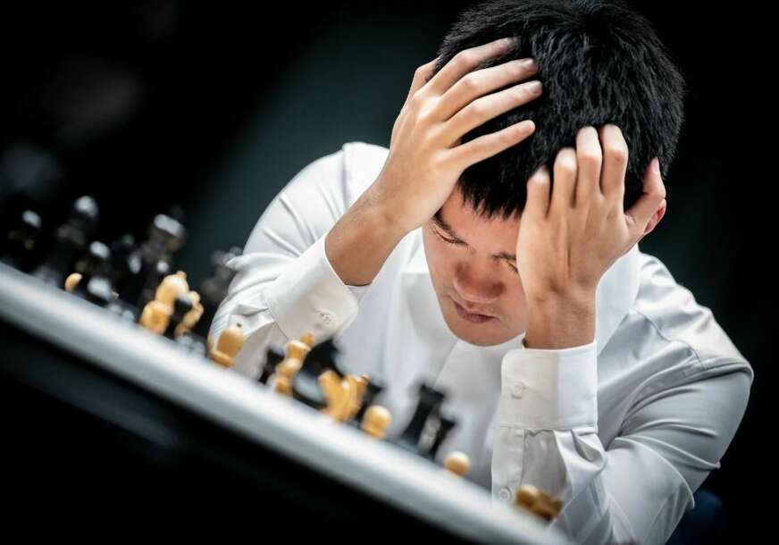 Liren Ding tokom šeste partije meča za prvaka svijeta