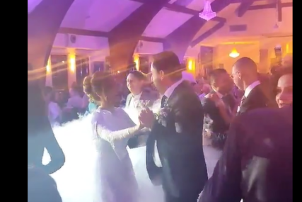 Oženio se gradonačelnik Bijeljine: Ljubiša Petrović izgovorio sudbonosno "da" (VIDEO)