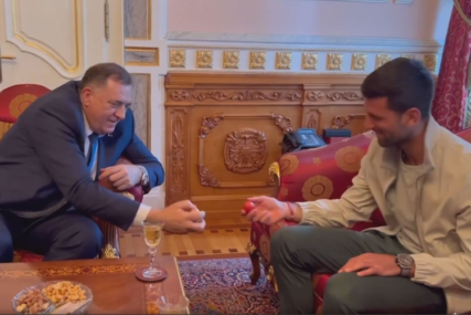 Milorad Dodik i Novak Đoković se tucaju jajima