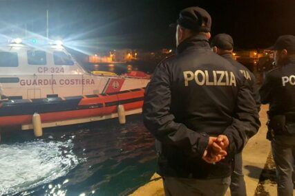 U moru pronađeno 2 tone kokaina: Jedna od najvećih zaplijena droge organizovana u Italiji