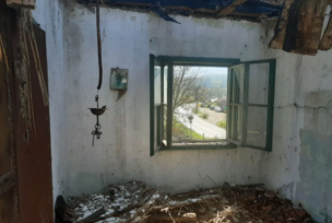 Napuštena kuća u Loznici izgorjela, samo ikona ostala