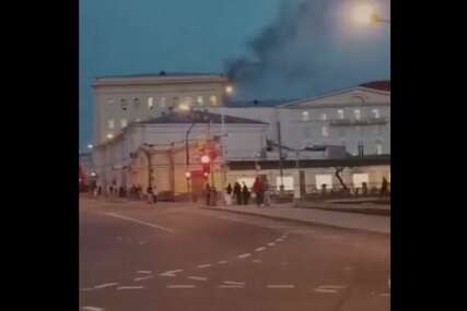 Crni dim izlazi iz zgrade u Moskvi