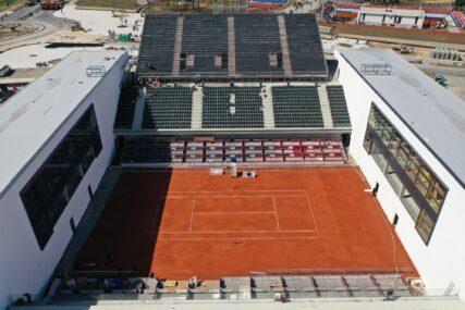 SPEKTAKL U BANJALUCI Sve spremno za otvaranje teniskog kompleksa u parku "Mladen Stojanović"