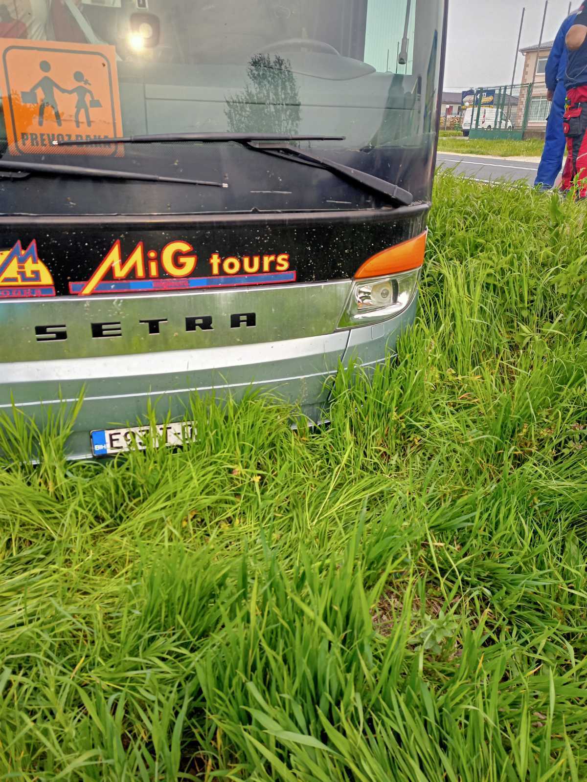Autobus sletio sa puta kod Bijeljine 
