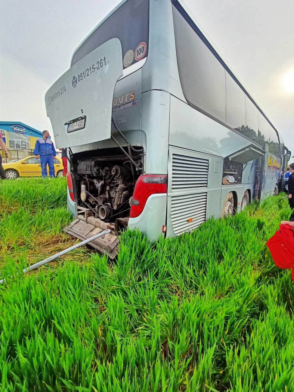 Autobus sletio sa puta kod Bijeljine 