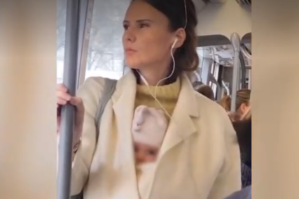 "Kako smo postali sebični" Jedna mama pokazala gdje drži bebu dok se voze javnim prevozom, a niko da joj ustupi mjesto (VIDEO)