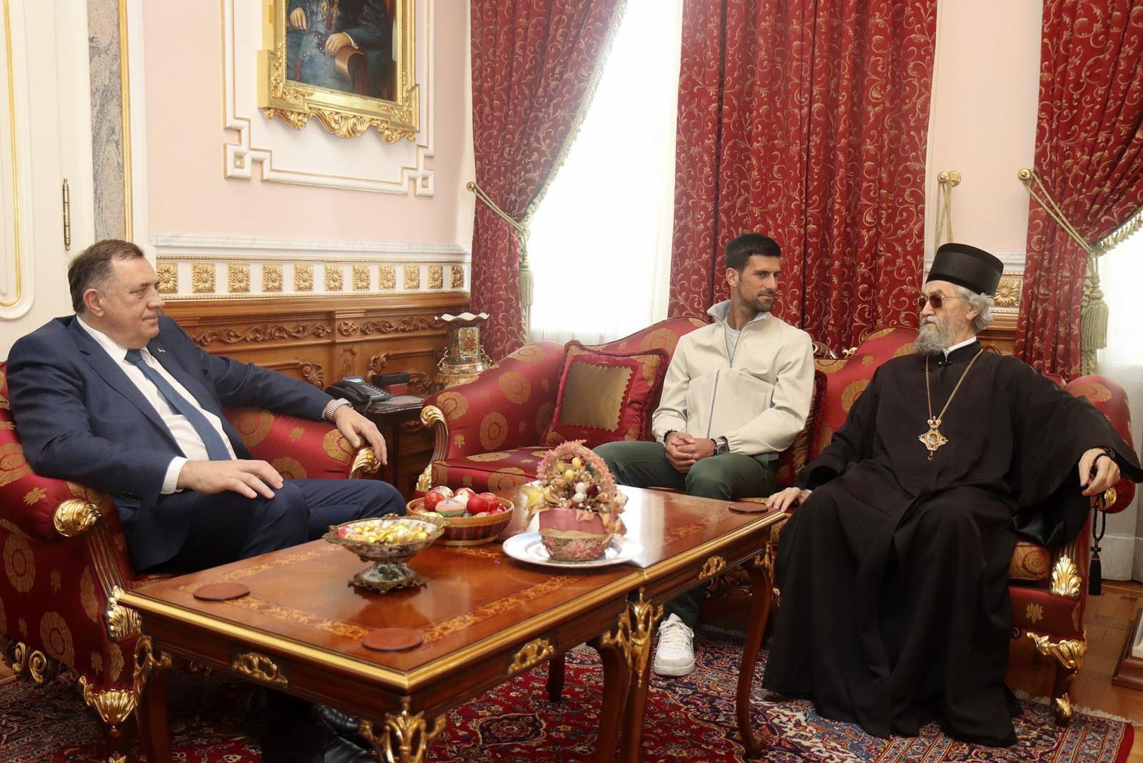 Dodik i Đoković posjetili episkopa banjalučkog Jefrema "Novak je pokazao privrženost Srpskoj pravoslavnoj crkvi" (FOTO)