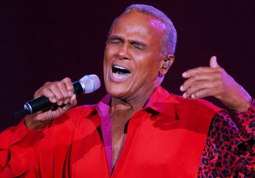 Hari Belafonte pjeva