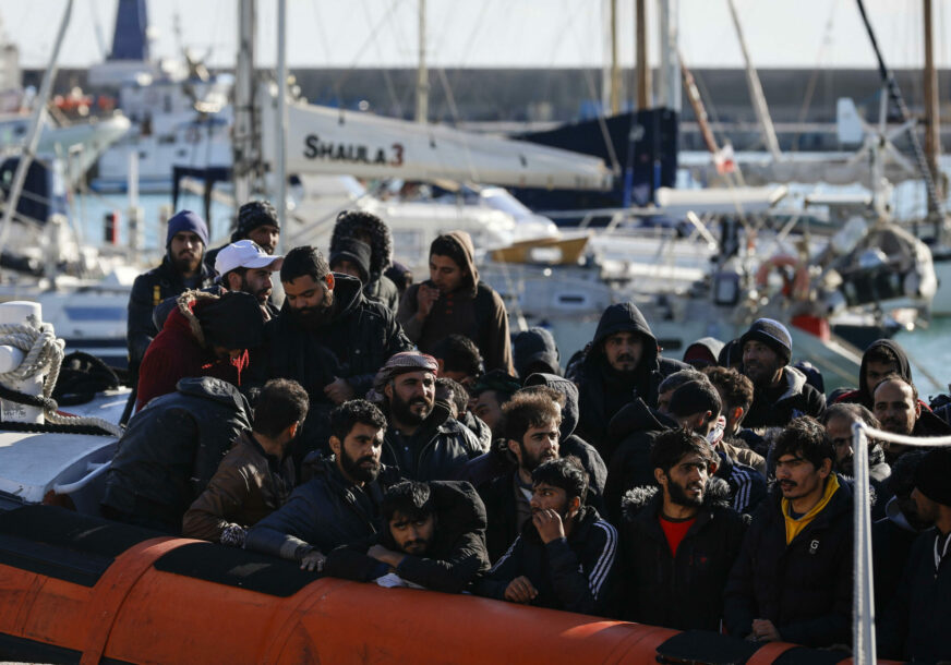 Migranti na brodu 