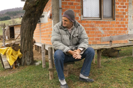 "Potrebna mi je pomoć dobrih ljudi" Miladin je 29 godina radio u firmi i nisu mu uplaćivali staž, a sada nema penziju i ostaje bez kuće (VIDEO)