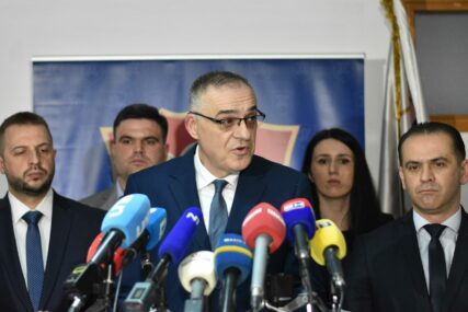 "Imovina je crvena linija preko koje se ne smije preći" Miličević ide na sastanak u Palatu Republike