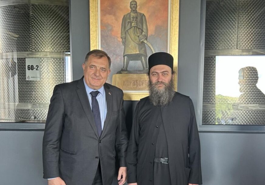 Milorad Dodik i iguman Metodije