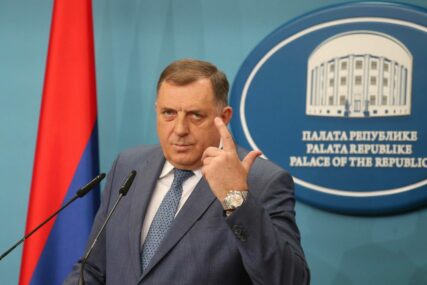 "Mislim da on ne bi trebalo više da ide tamo"  Dodik sugerisao Kneževiću da ne prisustvuje više sjednicama Ustavnog suda BiH