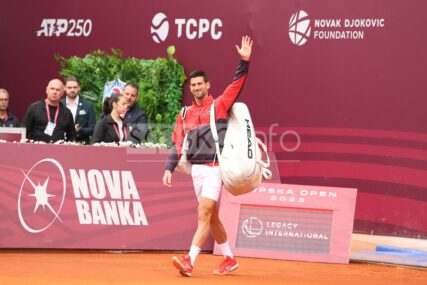 OGROMNA PODRŠKA Nakon ulaska Novaka Đokovića na tribinama se ori Nole, Nole (VIDEO, FOTO)