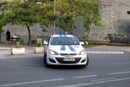 policijski automobil