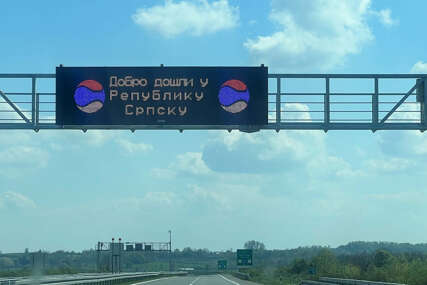 Sve u znaku Srpska open: Poruke dobrodošlice učesnicima na autoputevima Republike Srpske (FOTO)