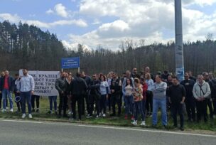 protesti ispred kuće Željka Dubravca u Čelincu