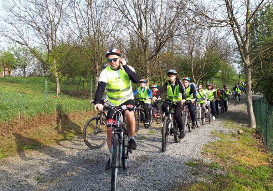 Biciklisti iz Kostajnice na putu za Donju Gradinu