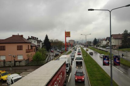 Prekomjeran broj vozila najveći uzrok gužvi: U Banjaluci svake godine 4,5 odsto novih vozila registrovano