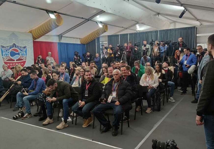 REKORDAN BROJ MEDIJA Svi čekaju prvo obraćanje Đokovića
