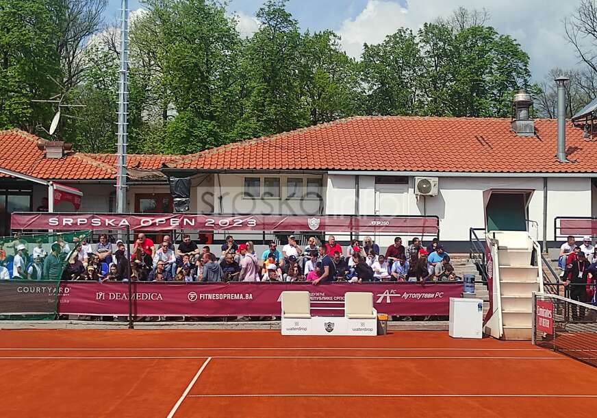 Tribine se već pune: Ogromno interesovanje publike za Novakov trening (VIDEO, FOTO)