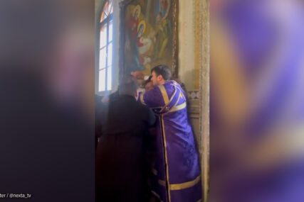 NIŠTA NIJE SVETO Sveštenik tukao vojnika u crkvi (VIDEO)
