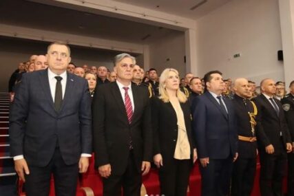 "Našoj Republici želim stabilnu i mirnu budućnost" Cvijanovićeva zahvalila pripadnicima MUP Srpske