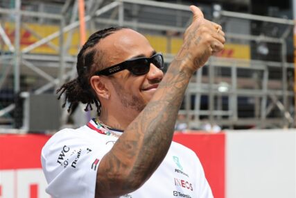 "Možda im je bilo dosadno" Hamilton o prelasku iz Mercedesa u Ferari