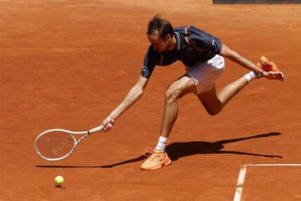 ŠOK U PARIZU Medvedev ispao od 172. tenisera svijeta