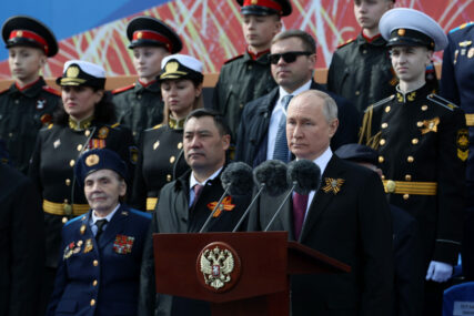 Putinov govor na dan pobjede nad zlom "Protiv naše države se vodi pravi rat, mi želimo mirnu budućnost"