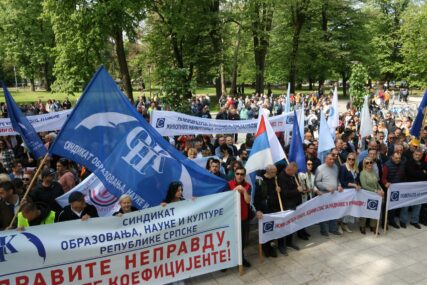 "Dajte nam veće plate, sutra nećete imati kome" Evo šta je radnička klasa poručila poslodavcima i vlastima sa protesta u Banjaluci (FOTO)