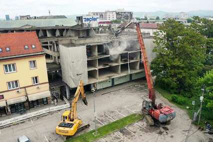 "Na ovo je Banjaluka čekala 43 godine" Počelo rušenje starog dijela hotela „Palas“