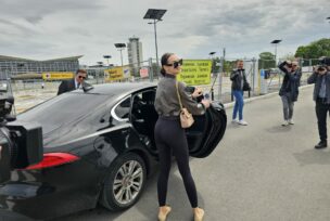 Katarina Grujić na aerodromu
