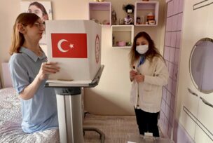 Najviša žena u svijetu glasala na izborima u Turskoj
