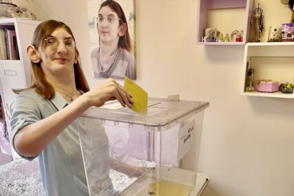 Rumejsa ušla u Ginisovu knjigu rekorda: Na izborima u Turskoj glasala i najviša žena na svijetu (FOTO)