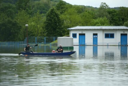 UNA I SANA U OPADANJU Iz poplava u Novom Gradu evakuisano 25 osoba