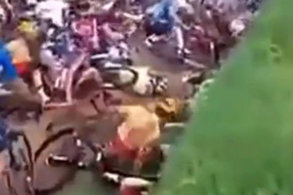 Velika nesreća na trci: 5 biciklista završilo u bolnici, za sve krive poljoprivrednika (VIDEO)