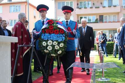 Svježa sjećanja na srpsku golgotu: Danas u Gradiški obilježavanje 28. godišnjice egzodusa iz Zapadne Slavonije (FOTO)