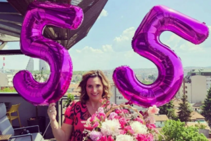 Proslava 55. rođendana glumice Milica Milše: U luksuznom domu uz šampanjac i balone uživa sa porodicom, evo kako sve izgleda (FOTO)