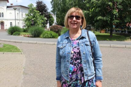 Lični doživljaji iz rata opčinili čitaoce u Holandiji: Nada Golić (64), izbjeglica iz BiH, a književnica u zemlji lala