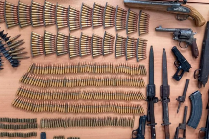 "Ne ispaljuje pištolj metak već čovjek" Vučić o predaji oružja, prikupljeno više od 400.000 komada municije (VIDEO)