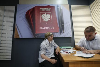 EU IH NE PRIZNAJE Rusija podijelila 1,5 miliona pasoša stanovnicima na okupiranim teritorijama u Ukrajini