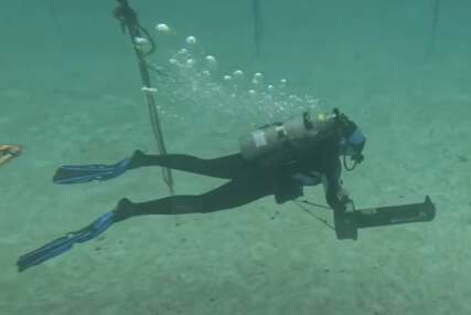 Odlučio se na bizaran eksperiment: Profesor započeo svoj život pod vodom, nada se da će izdržati rekordnih 100 dana (VIDEO)
