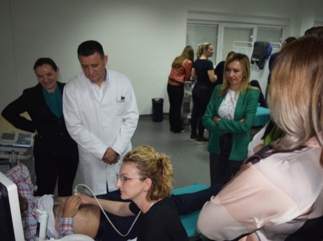 "Želimo da prenesemo naše znanje" U UKC Srpske održan kurs za primjenu ultrazvuka u hitnim stanjima u pedijatriji (FOTO)