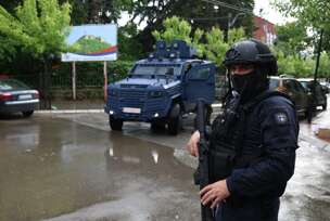 kosovska policija na ulicama Zvečana
