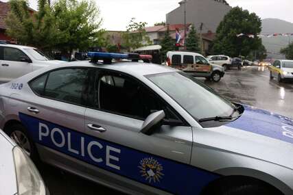 kosovska policija na ulicama Zvečana